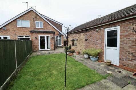 Hawling Road, Market Weighton 3 bed semi