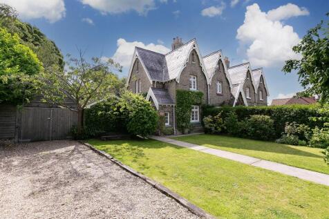 3 bedroom cottage for sale