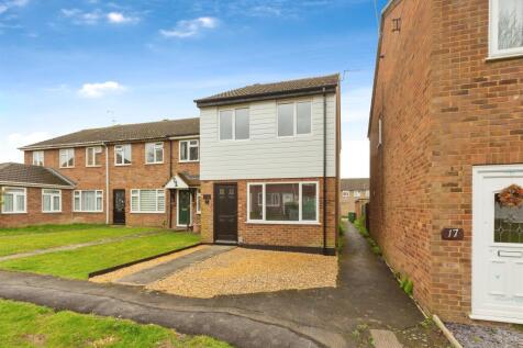 3 bedroom end of terrace house for sale