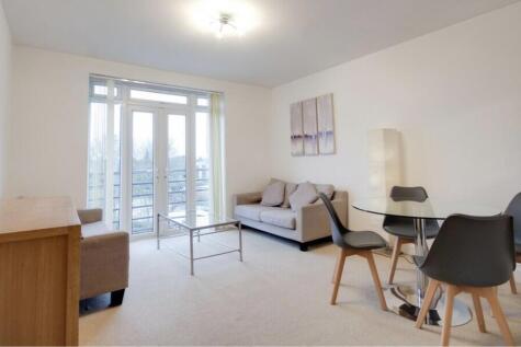 Henley Court, Egham TW20 2 bed apartment for sale