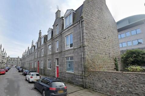 1 bedroom ground floor flat for sale