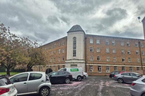 Studio flat for sale