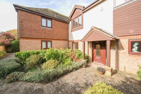 Lavant Road, Bernardsgate, PO19 2 bed ground floor flat for sale