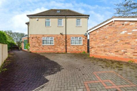 5 bedroom semi-detached house for sale