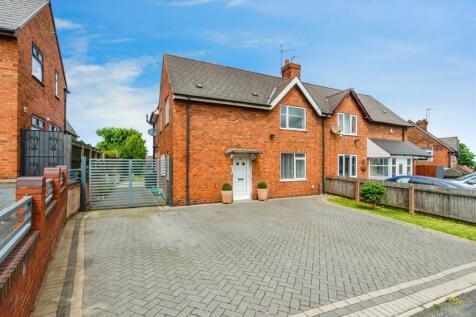 3 bedroom semi-detached house for sale