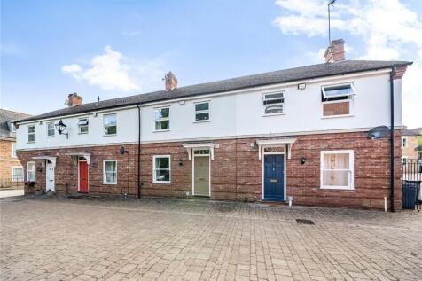 Corsbie Close, Bury St Edmunds... 3 bed townhouse for sale