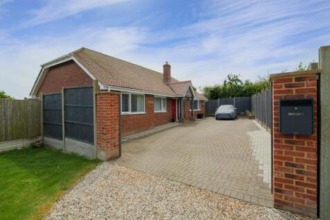 Brady Road, Lyminge, Folkestone, CT18 3 bed detached bungalow for sale