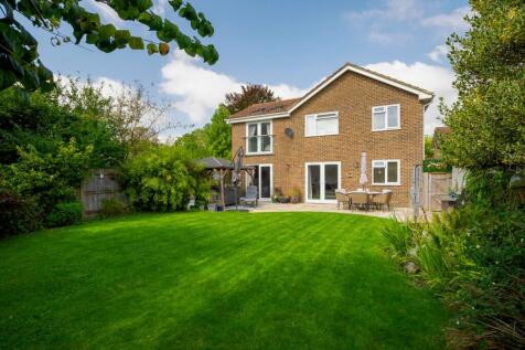 James Close, Lyminge, Folkestone, CT18 4 bed detached house for sale