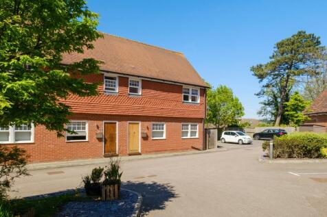 24 Eversley Park, Folkestone, CT20 3 bed semi