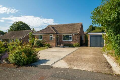 Barton Field, Lyminge, Folkestone, CT18 3 bed detached bungalow for sale