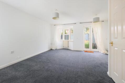 Ingram Close, Hawkinge, Folkestone, CT18 3 bed terraced house for sale