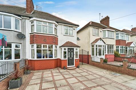 3 bedroom semi-detached house for sale