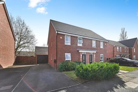 3 bedroom semi-detached house for sale