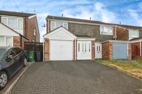 3 bedroom semi-detached house for sale