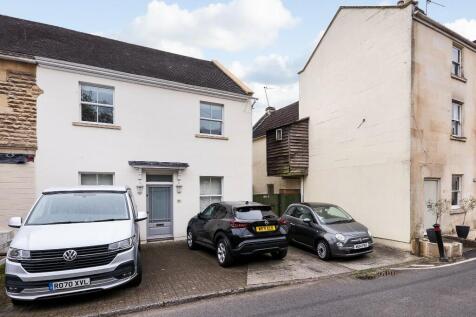 2 bedroom maisonette for sale