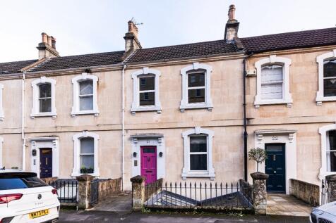 4 bedroom terraced house for sale