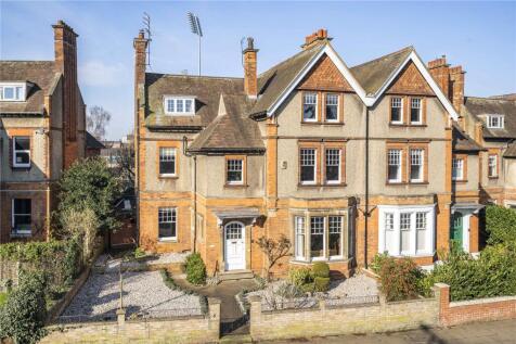 Park Avenue, Abington, Northampton, NN3 6 bed semi