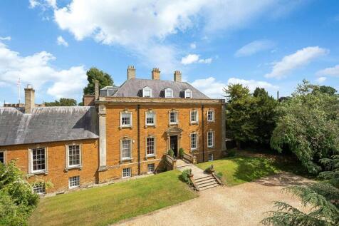 Dallington Park Road, Northampton... 3 bed apartment for sale