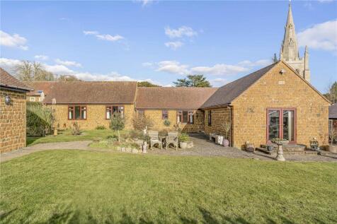 Kitchen Gardens, Great Cransley... 4 bed bungalow for sale
