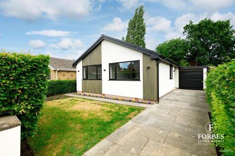 West Paddock, Leyland PR25 3 bed bungalow for sale