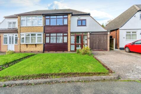 3 bedroom semi-detached house for sale