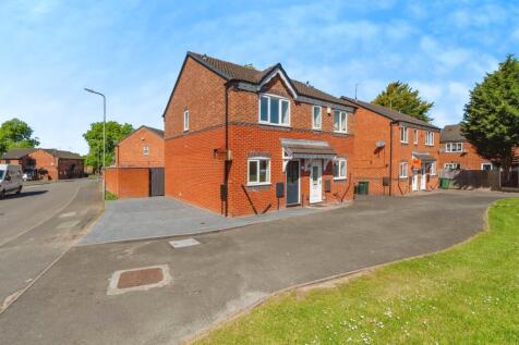 2 bedroom semi-detached house for sale