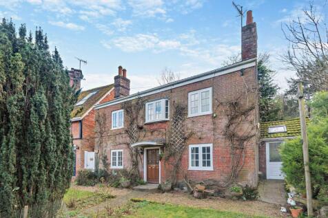 Waterside, Downton, Salisbury, Wiltshire 3 bed detached house for sale