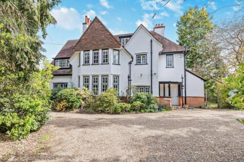 6 bedroom detached house for sale