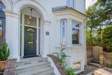 Alma Road, St. Albans 4 bed end of terrace house for sale
