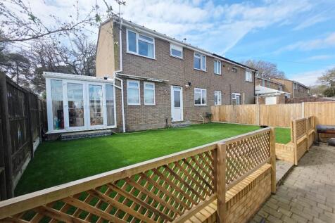 3 bedroom end of terrace house for sale
