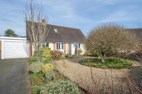 3 bedroom semi-detached bungalow for sale