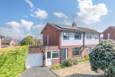 3 bedroom semi-detached house for sale