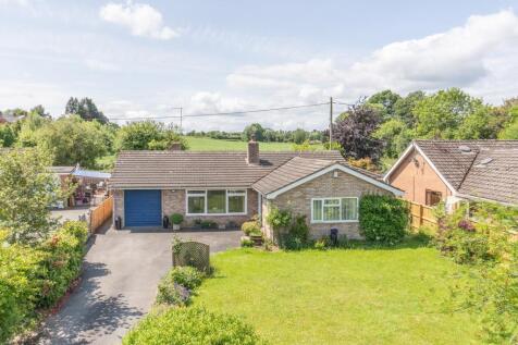 4 bedroom detached bungalow for sale