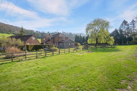 Hunt Street, Crundale, Canterbury, Kent 5 bed detached house for sale