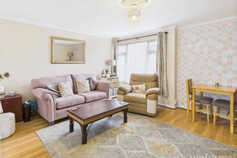 Hillfield, Hatfield AL10 2 bed maisonette for sale