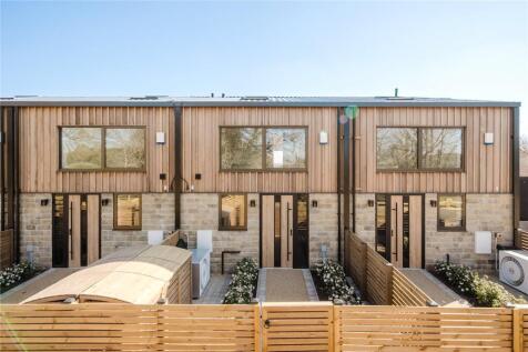 2 bedroom town house for sale