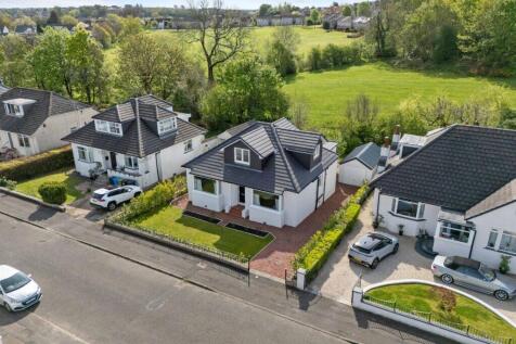 4 bedroom detached bungalow for sale