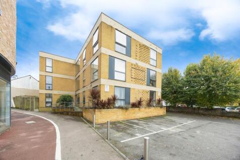 1 bedroom ground floor flat for sale