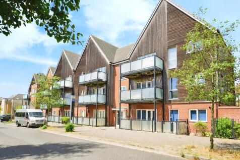 2 bedroom ground floor flat for sale