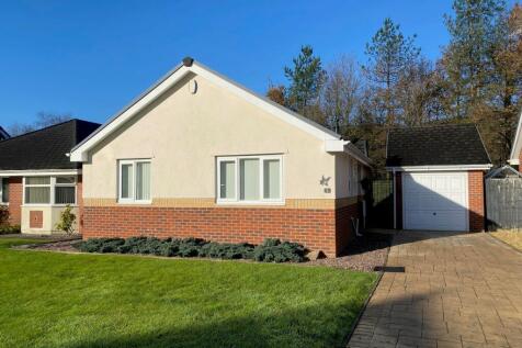 Maes Y Ceffyl, Cwmgwrach, Neath... 2 bed detached bungalow for sale