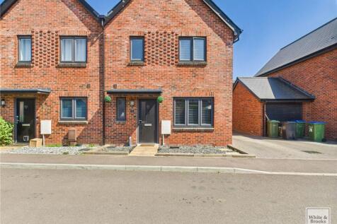 3 bedroom semi-detached house for sale