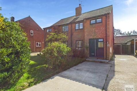 3 bedroom semi-detached house for sale