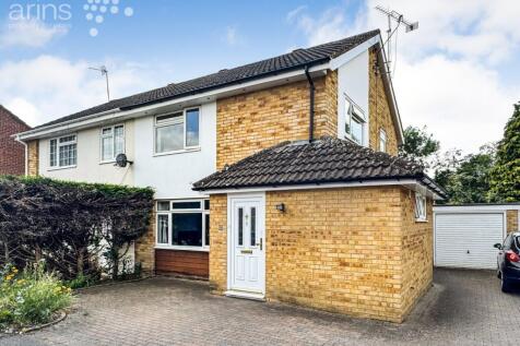 3 bedroom semi-detached house for sale