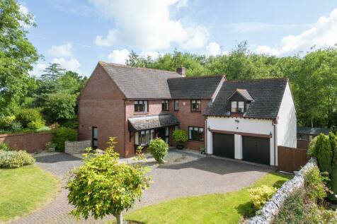 5 bedroom detached house for sale