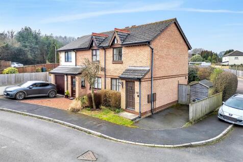 2 bedroom semi-detached house for sale