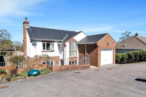 Crewkerne Road, Axminster 4 bed detached house for sale