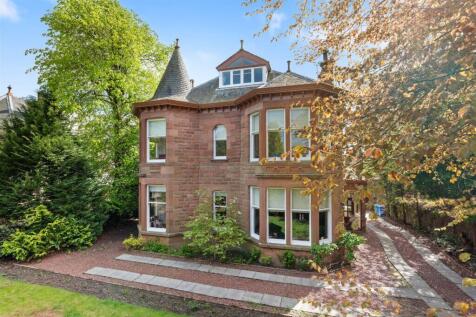 5 bedroom detached villa for sale