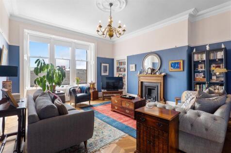 4 bedroom flat for sale