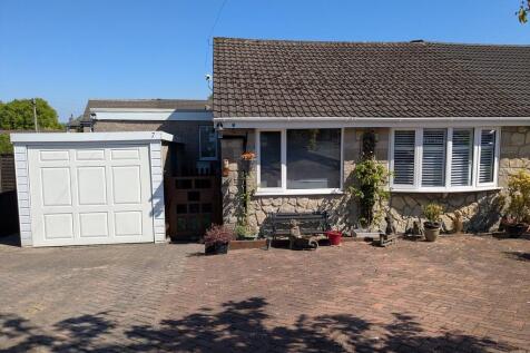 3 bedroom semi-detached bungalow for sale
