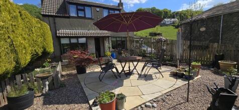 3 bedroom link detached house for sale
